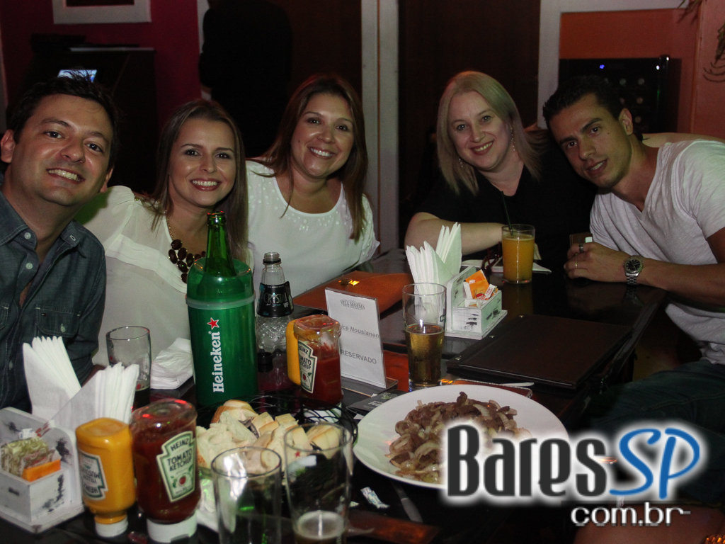 Vila Moema apresentou ambiente descontraído com DJs residentes Vila Moema apresentou ambiente descontraído com DJs residentes