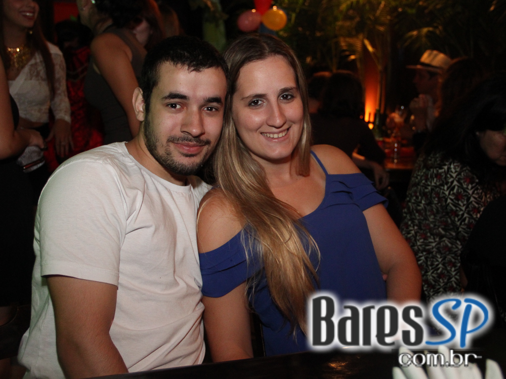 Vila Moema apresentou ambiente descontraído com DJs residentes Vila Moema apresentou ambiente descontraído com DJs residentes