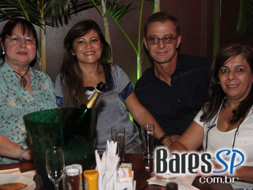 Vila Moema apresentou ambiente descontraído com DJs residentes Vila Moema apresentou ambiente descontraído com DJs residentes