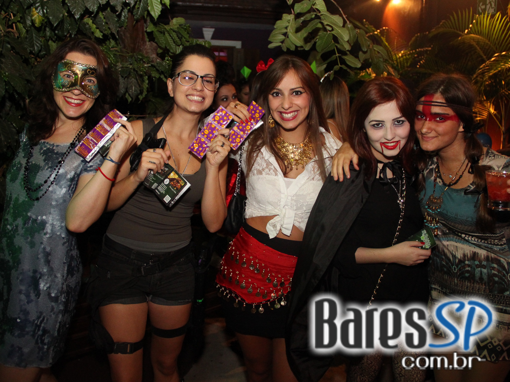 Vila Moema apresentou ambiente descontraído com DJs residentes Vila Moema apresentou ambiente descontraído com DJs residentes