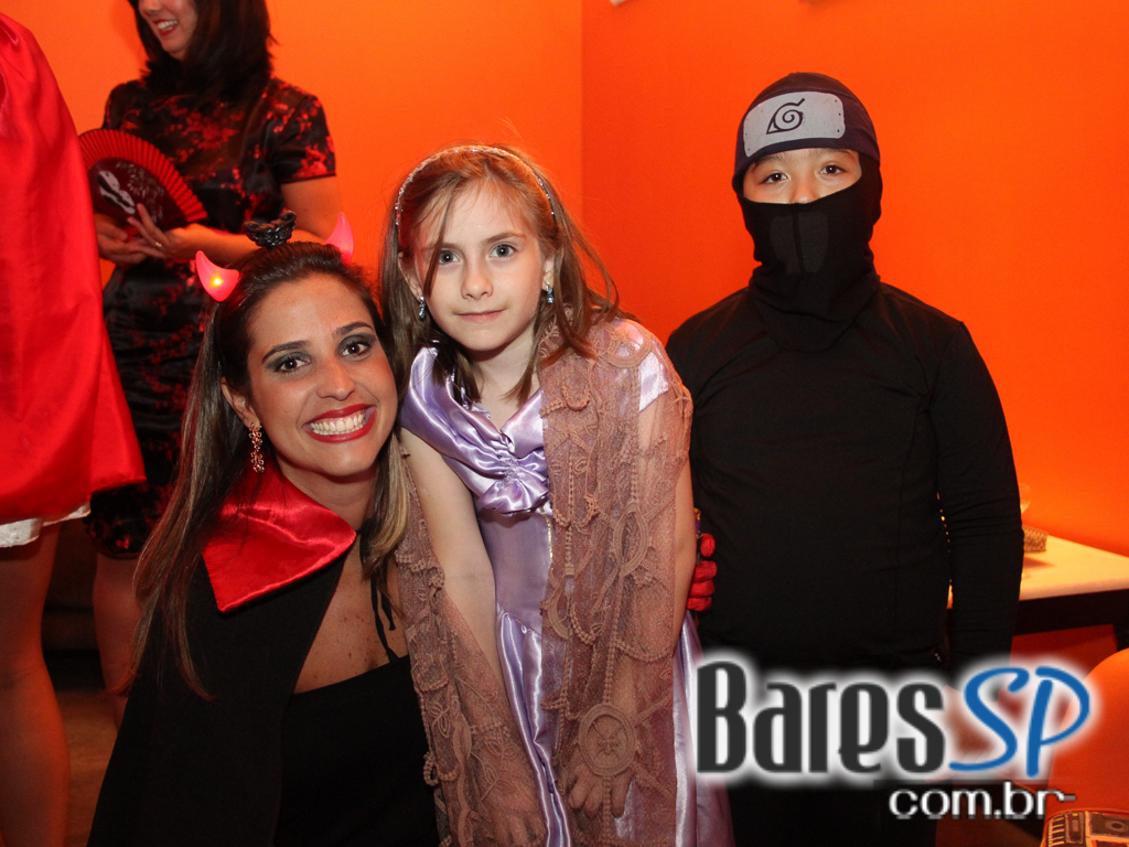 Vila Moema apresentou ambiente descontraído com DJs residentes Vila Moema apresentou ambiente descontraído com DJs residentes