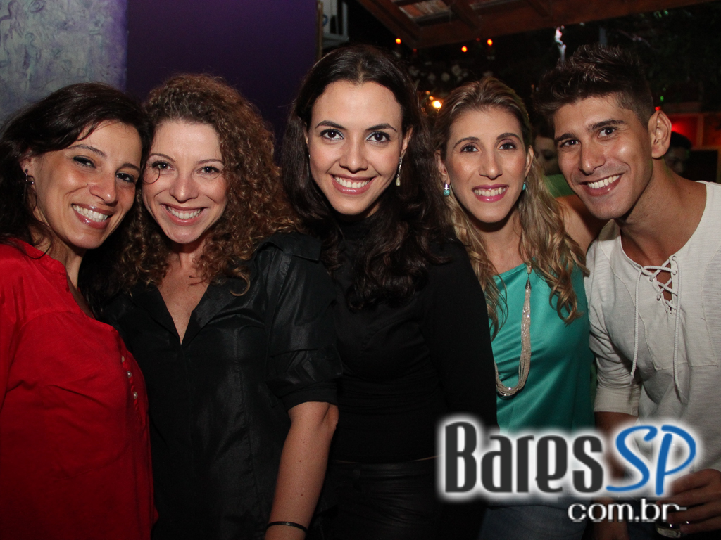 Vila Moema apresentou ambiente descontraído com DJs residentes Vila Moema apresentou ambiente descontraído com DJs residentes