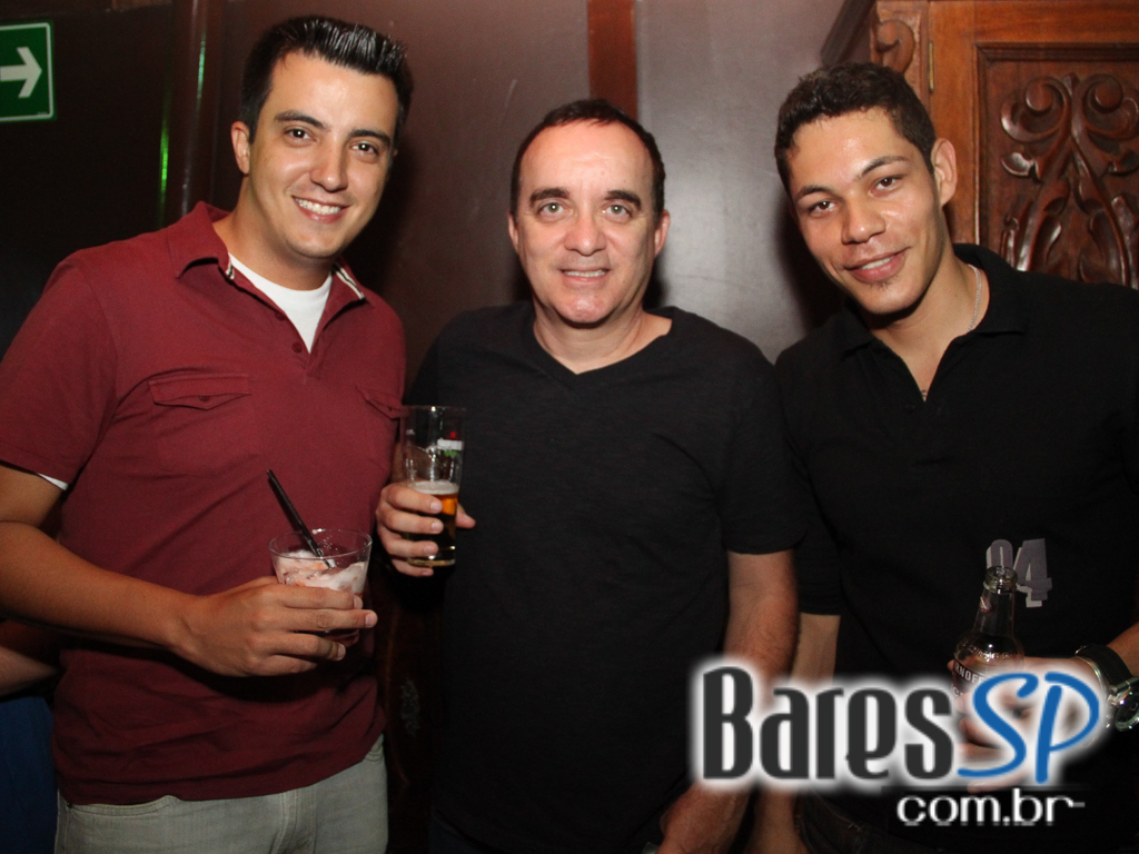 Vila Moema apresentou ambiente descontraído com DJs residentes Vila Moema apresentou ambiente descontraído com DJs residentes