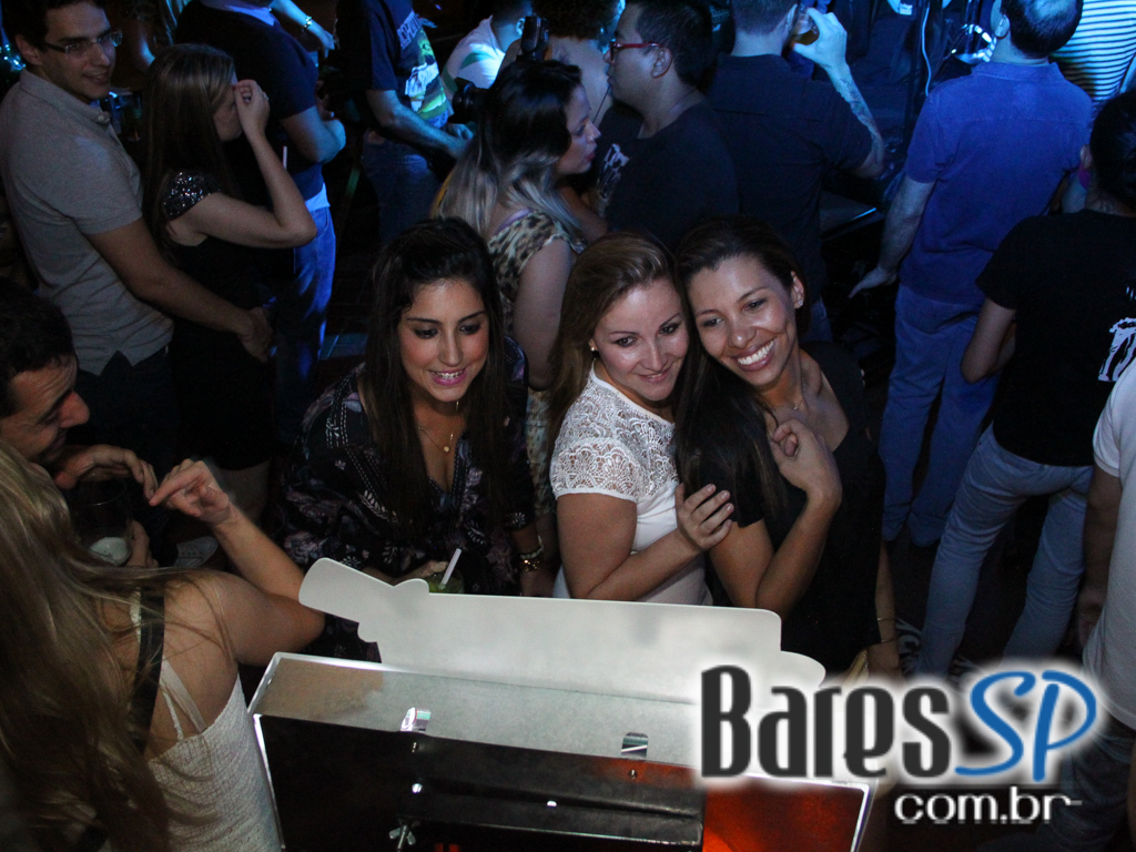 Apresentação da banda Rock Machine no palco do The Lord Apresentação da banda Rock Machine no palco do The Lord