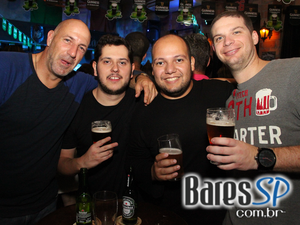 Apresentação da banda Rock Machine no palco do The Lord Apresentação da banda Rock Machine no palco do The Lord