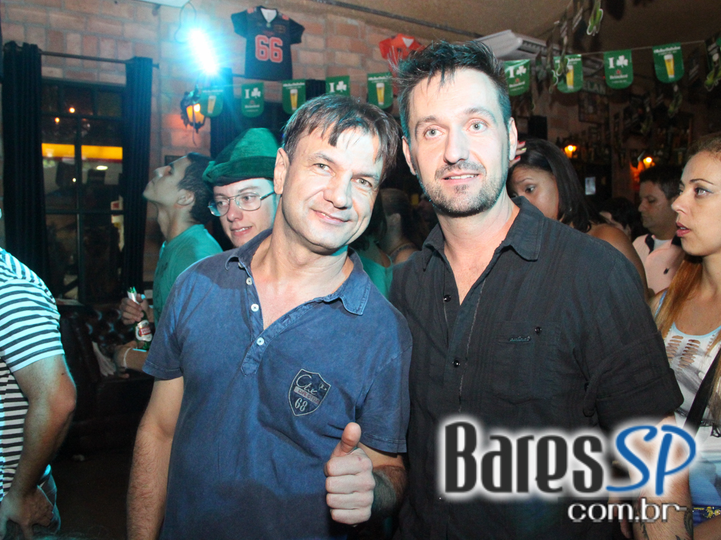 Apresentação da banda Rock Machine no palco do The Lord Apresentação da banda Rock Machine no palco do The Lord