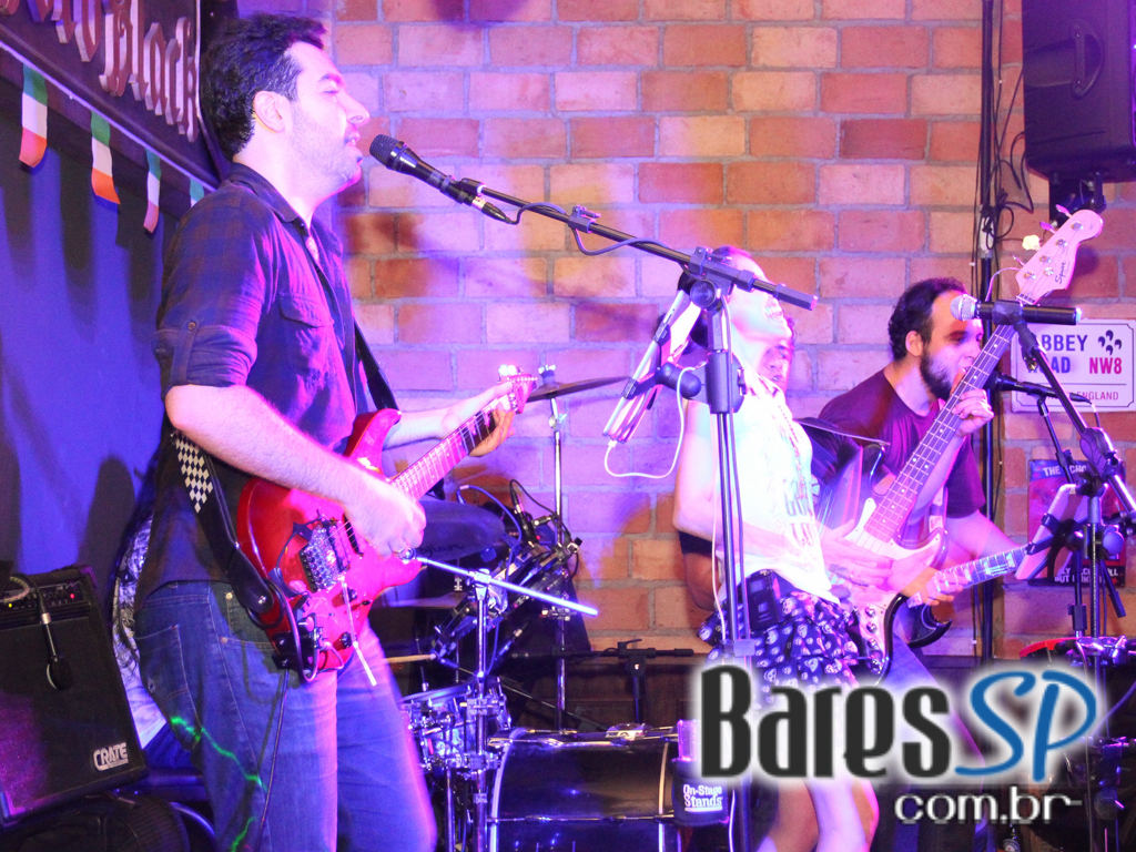 Apresentação da banda Rock Machine no palco do The Lord Apresentação da banda Rock Machine no palco do The Lord