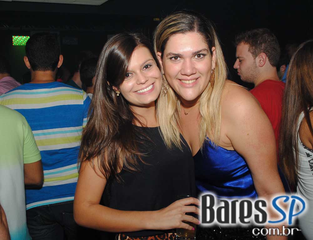 Bar Camará embalou a noite ao som de setanejo e pop rock Bar Camará embalou a noite ao som de setanejo e pop rock