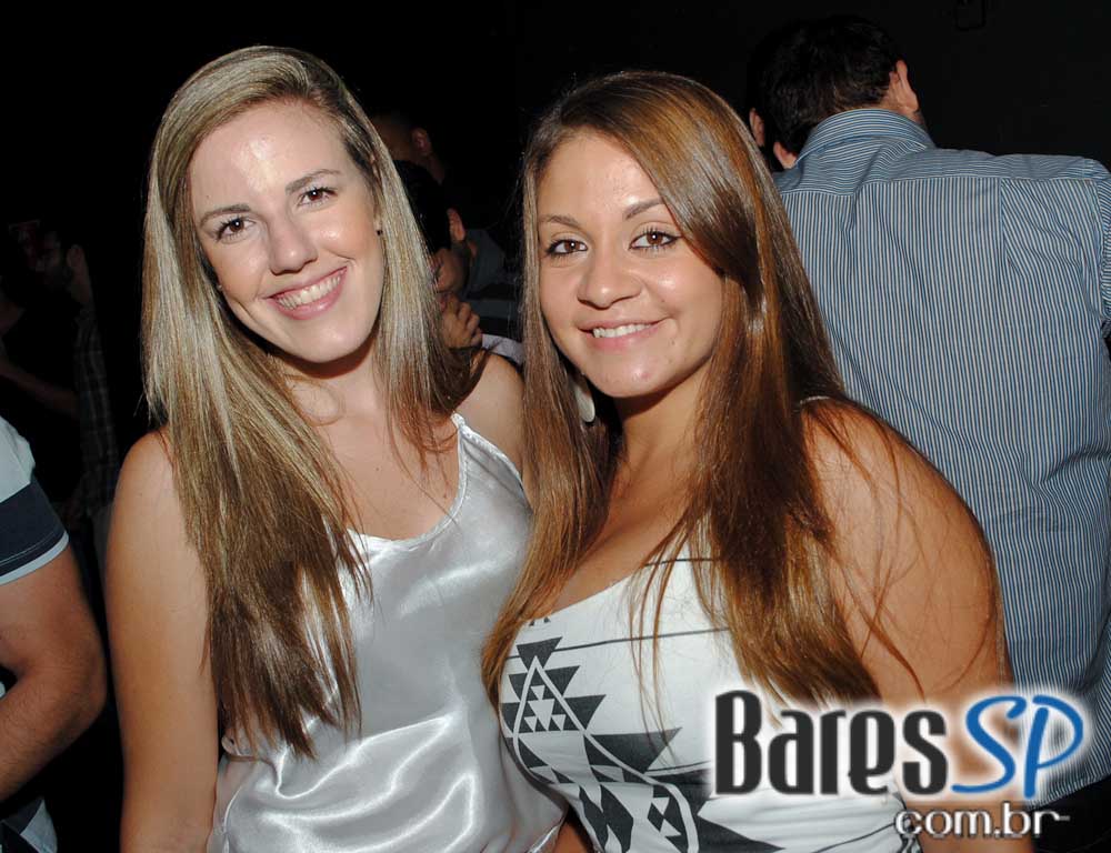 Bar Camará embalou a noite ao som de setanejo e pop rock Bar Camará embalou a noite ao som de setanejo e pop rock