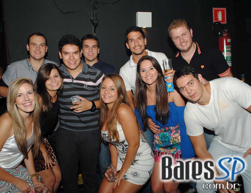 Bar Camará embalou a noite ao som de setanejo e pop rock Bar Camará embalou a noite ao som de setanejo e pop rock