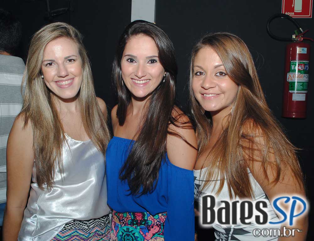 Bar Camará embalou a noite ao som de setanejo e pop rock Bar Camará embalou a noite ao som de setanejo e pop rock