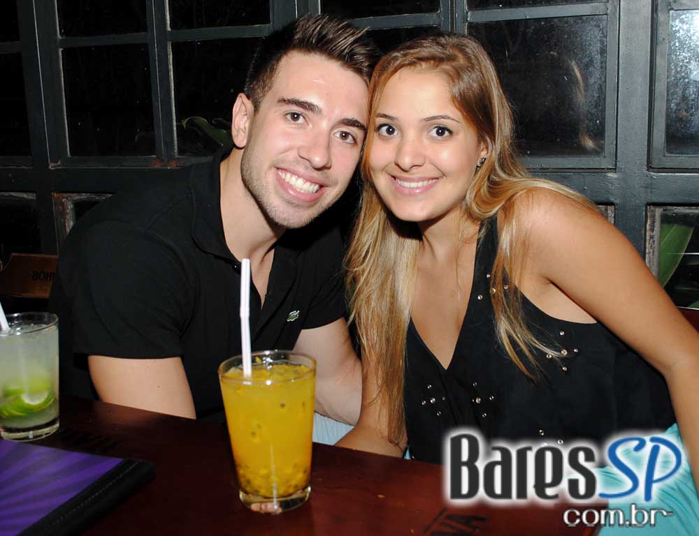 Bar Camará embalou a noite ao som de setanejo e pop rock Bar Camará embalou a noite ao som de setanejo e pop rock