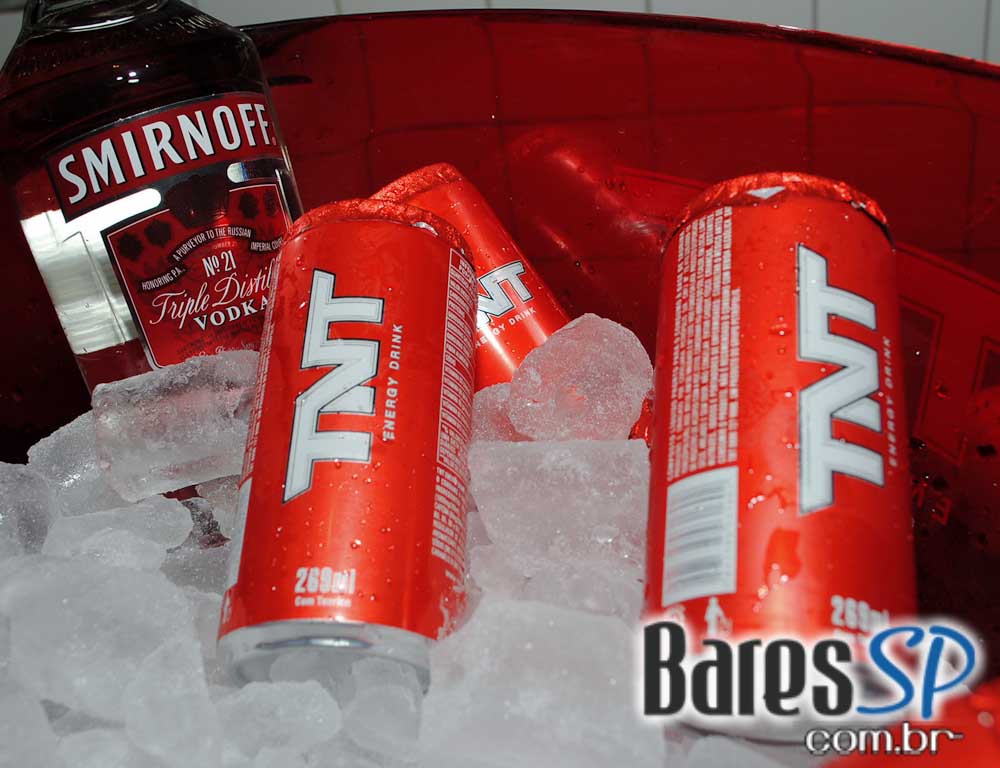 Bar Camará embalou a noite ao som de setanejo e pop rock Bar Camará embalou a noite ao som de setanejo e pop rock