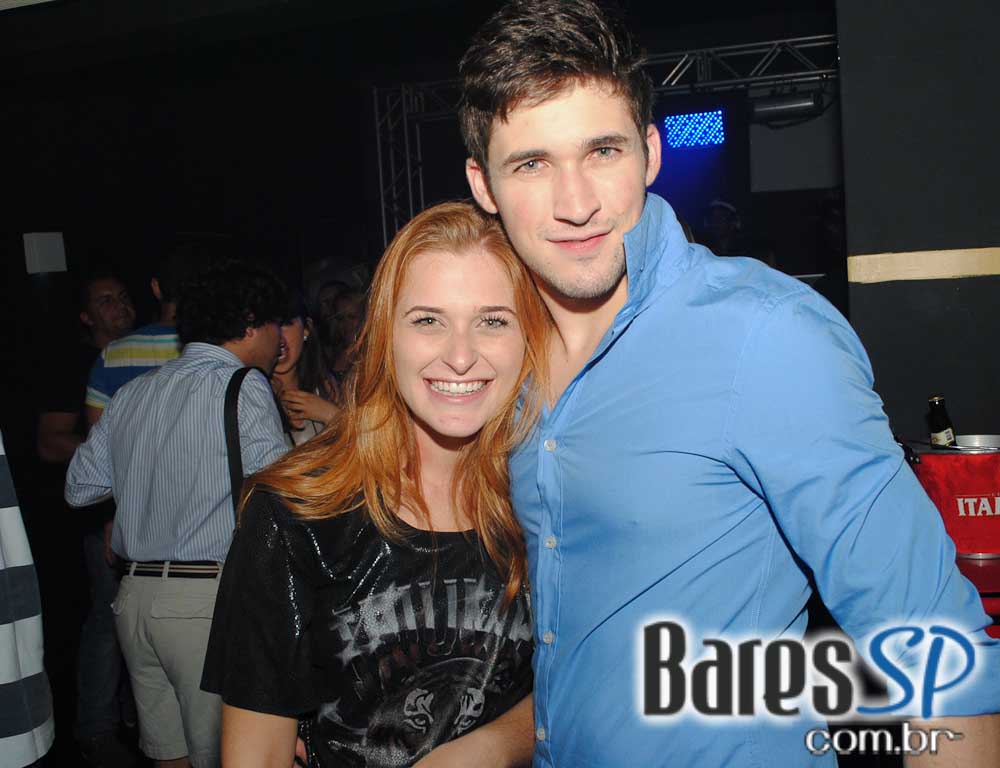 Bar Camará embalou a noite ao som de setanejo e pop rock Bar Camará embalou a noite ao som de setanejo e pop rock