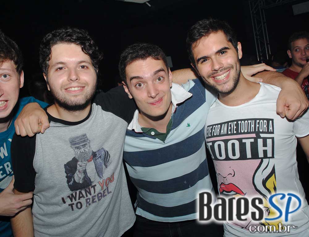 Bar Camará embalou a noite ao som de setanejo e pop rock Bar Camará embalou a noite ao som de setanejo e pop rock