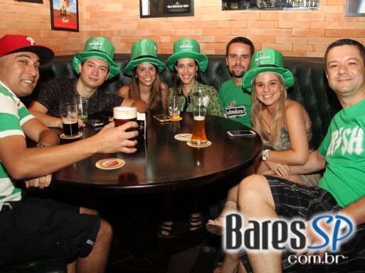 Rhino Pub recebeu bandas convidadas que comemoraram o St. Patrick Day no domingo - St. Patrick Week