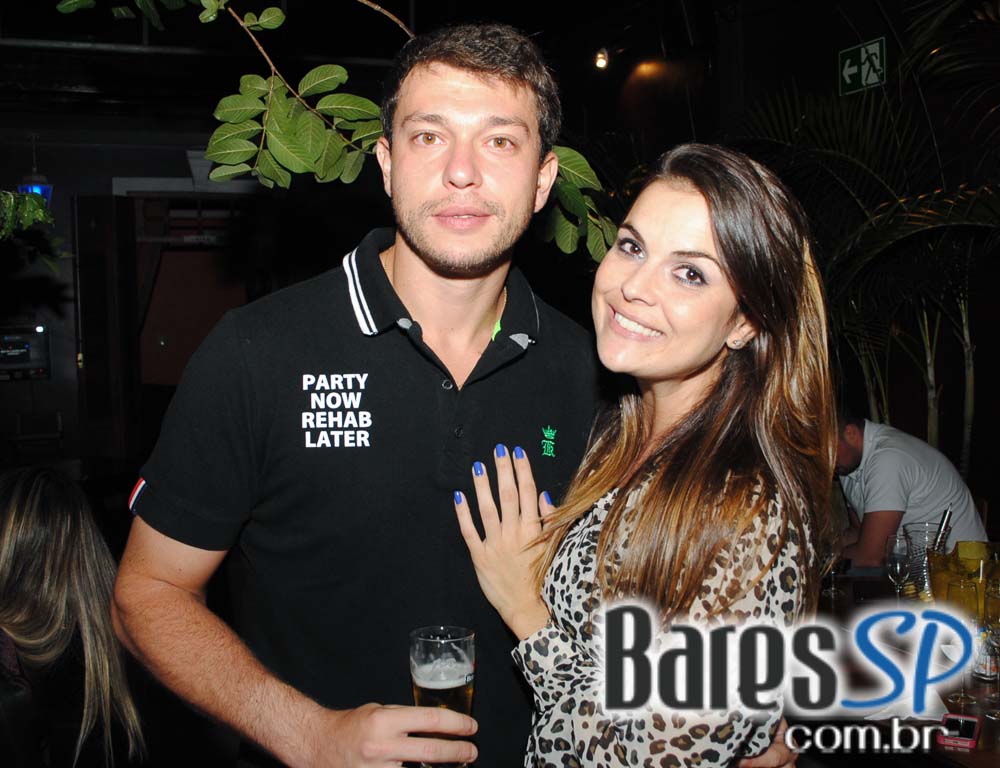 Vila Moema apresentou ambiente descontraído com DJs residentes Vila Moema apresentou ambiente descontraído com DJs residentes