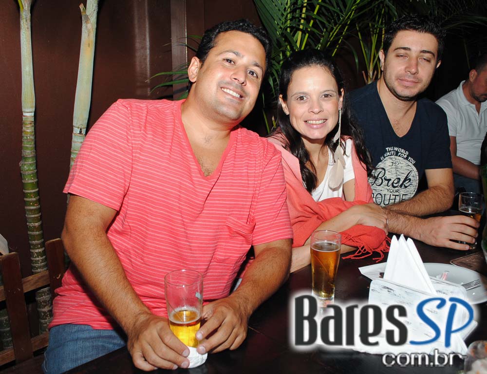 Vila Moema apresentou ambiente descontraído com DJs residentes Vila Moema apresentou ambiente descontraído com DJs residentes