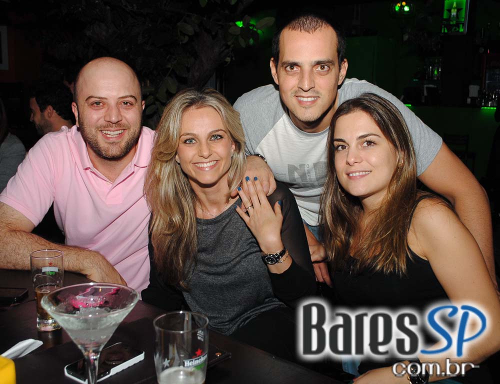 Vila Moema apresentou ambiente descontraído com DJs residentes Vila Moema apresentou ambiente descontraído com DJs residentes