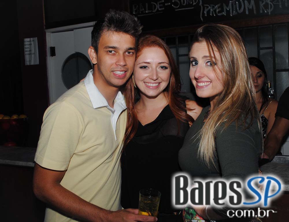 Apresentações de Dudu Araújo, Marcelo Santana e DJ Negrathia no Bar Camará Apresentações de Dudu Araújo, Marcelo Santana e DJ Negrathia no Bar Camará