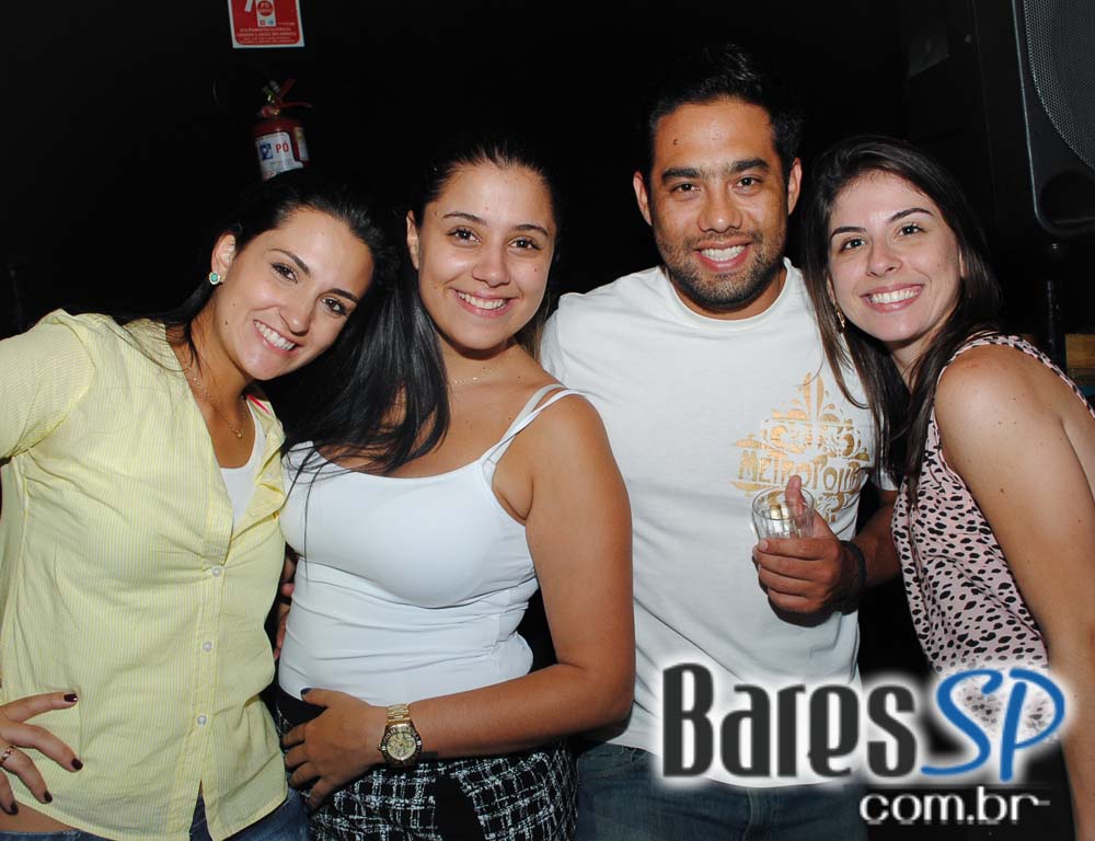 Apresentações de Dudu Araújo, Marcelo Santana e DJ Negrathia no Bar Camará Apresentações de Dudu Araújo, Marcelo Santana e DJ Negrathia no Bar Camará