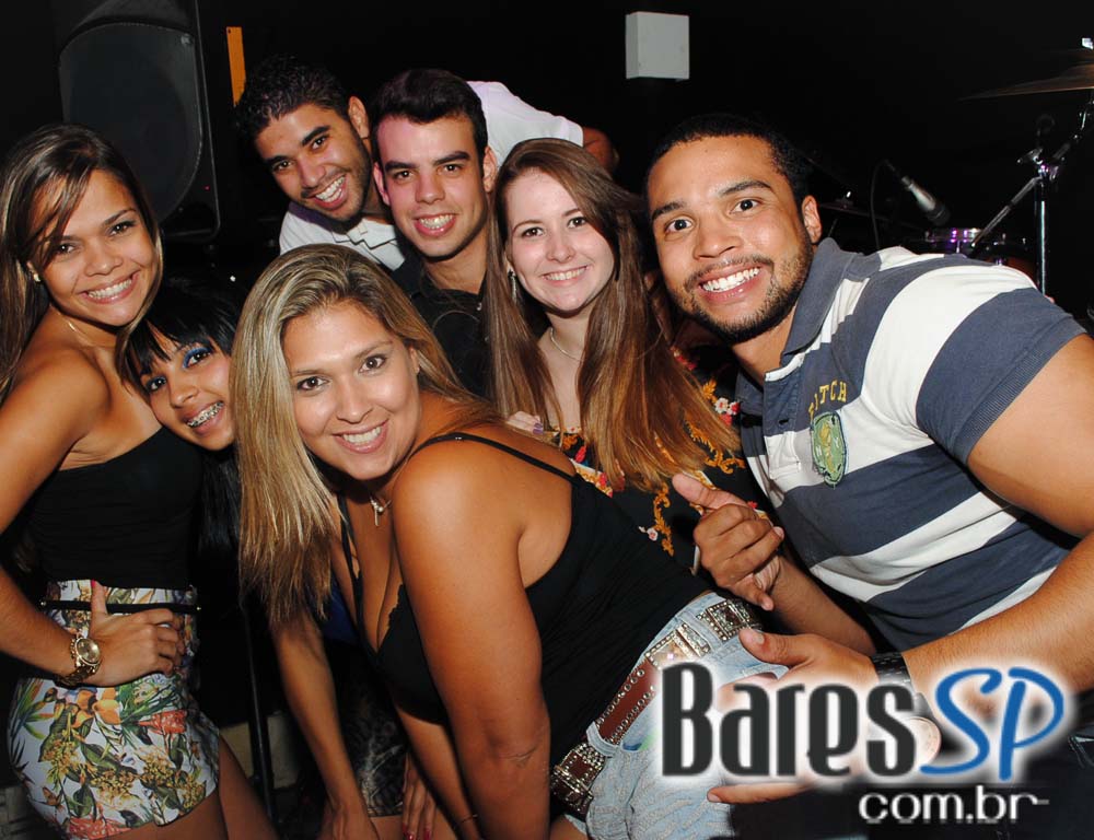 Apresentações de Dudu Araújo, Marcelo Santana e DJ Negrathia no Bar Camará Apresentações de Dudu Araújo, Marcelo Santana e DJ Negrathia no Bar Camará