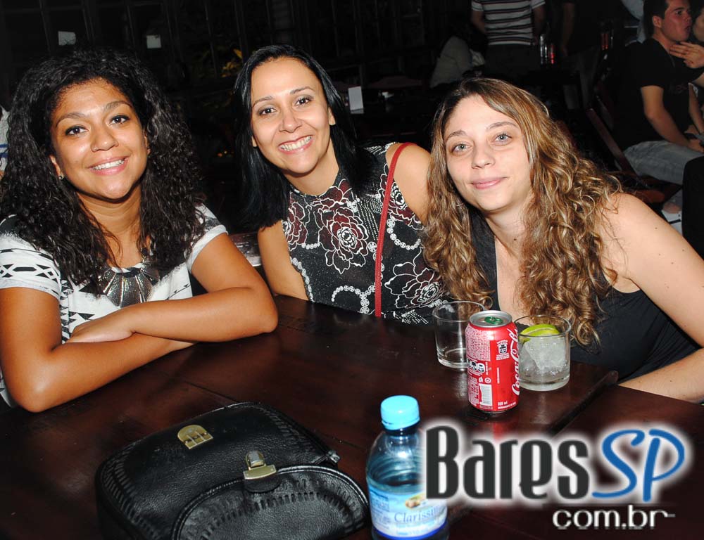 Apresentações de Dudu Araújo, Marcelo Santana e DJ Negrathia no Bar Camará Apresentações de Dudu Araújo, Marcelo Santana e DJ Negrathia no Bar Camará