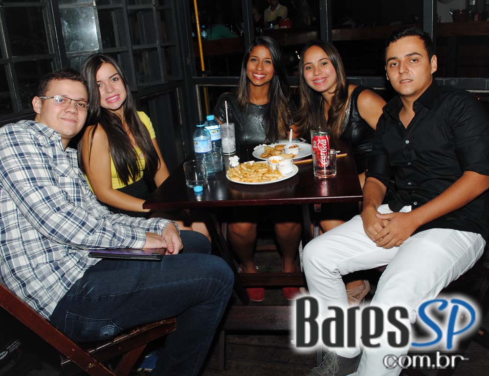 Apresentações de Dudu Araújo, Marcelo Santana e DJ Negrathia no Bar Camará Apresentações de Dudu Araújo, Marcelo Santana e DJ Negrathia no Bar Camará