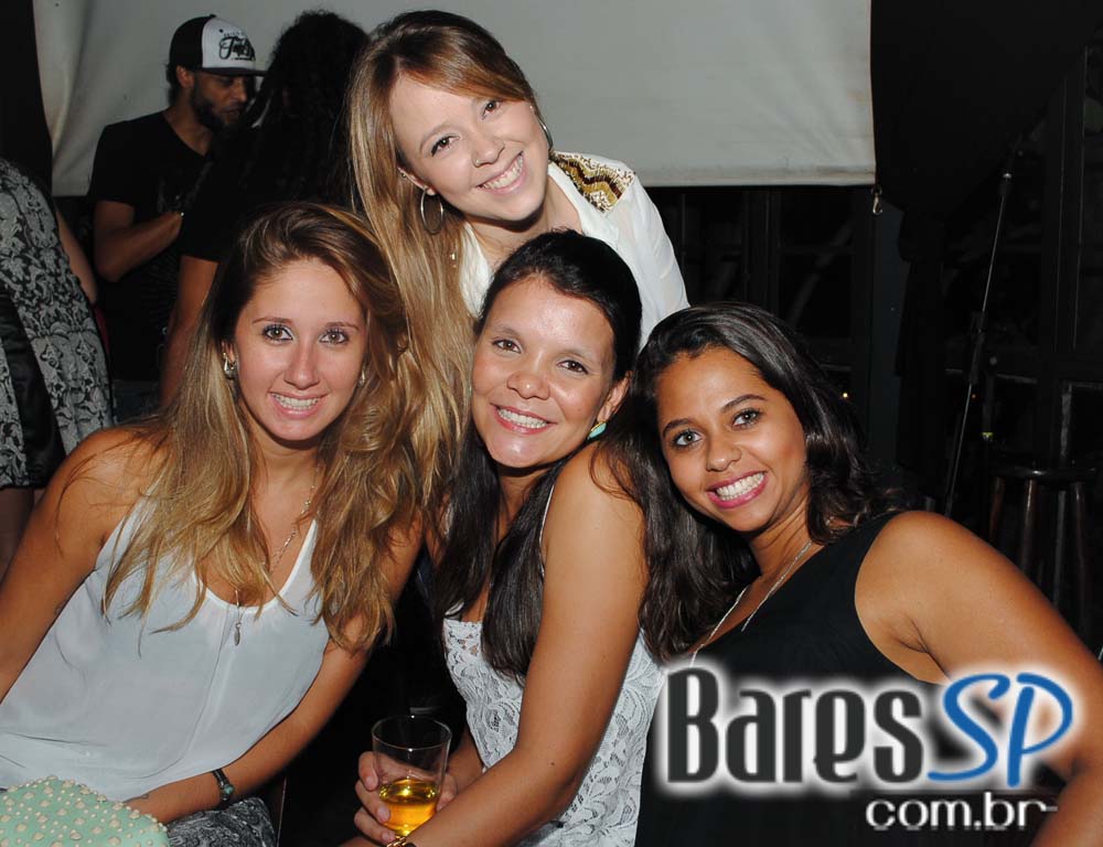 Apresentações de Dudu Araújo, Marcelo Santana e DJ Negrathia no Bar Camará Apresentações de Dudu Araújo, Marcelo Santana e DJ Negrathia no Bar Camará