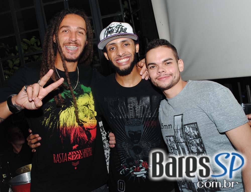 Apresentações de Dudu Araújo, Marcelo Santana e DJ Negrathia no Bar Camará Apresentações de Dudu Araújo, Marcelo Santana e DJ Negrathia no Bar Camará