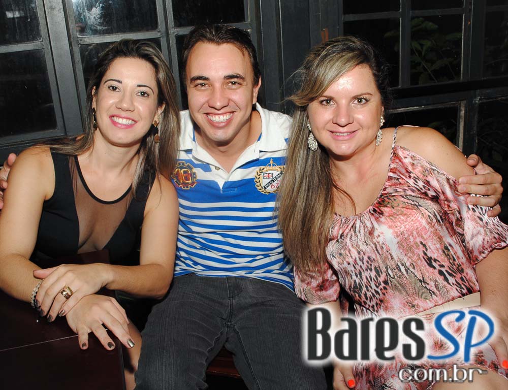 Apresentações de Dudu Araújo, Marcelo Santana e DJ Negrathia no Bar Camará Apresentações de Dudu Araújo, Marcelo Santana e DJ Negrathia no Bar Camará