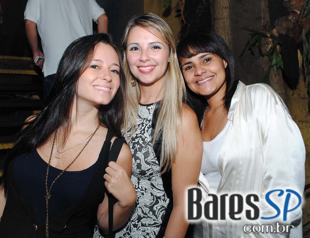 Apresentações de Dudu Araújo, Marcelo Santana e DJ Negrathia no Bar Camará Apresentações de Dudu Araújo, Marcelo Santana e DJ Negrathia no Bar Camará