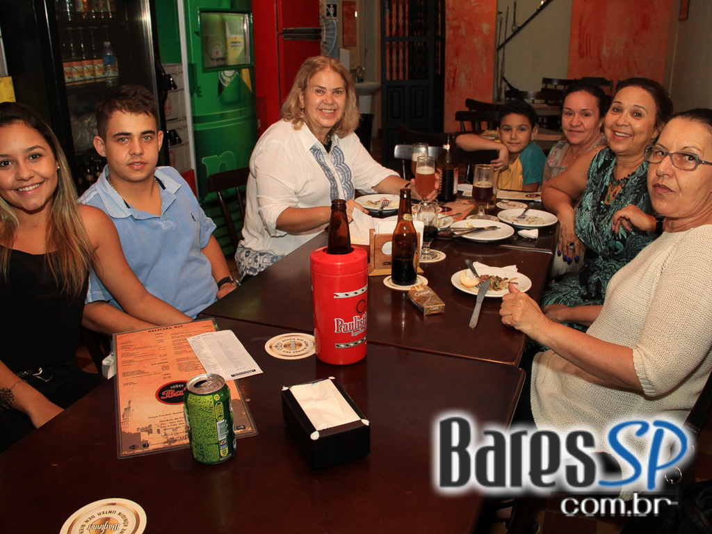 Bar Amigos do Zé comemorou 1 ano com sorteio de brindes neste sábado Bar Amigos do Zé comemorou 1 ano com sorteio de brindes neste sábado