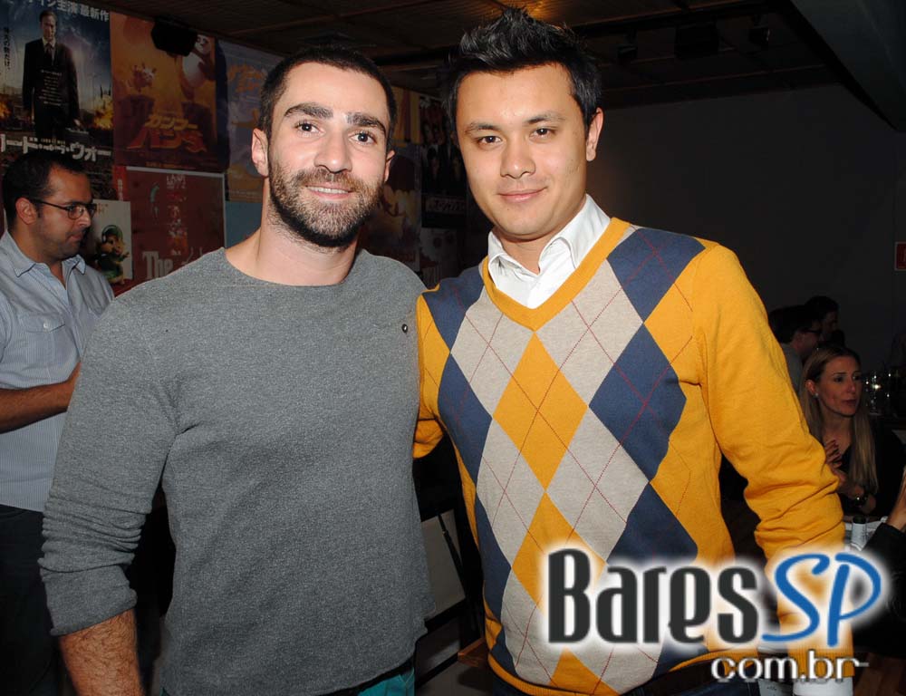 Restaurante Sushibol recebeu a festa Full Moon para celebrar a noite de quarta-feira Restaurante Sushibol recebeu a festa Full Moon para celebrar a noite de quarta-feira