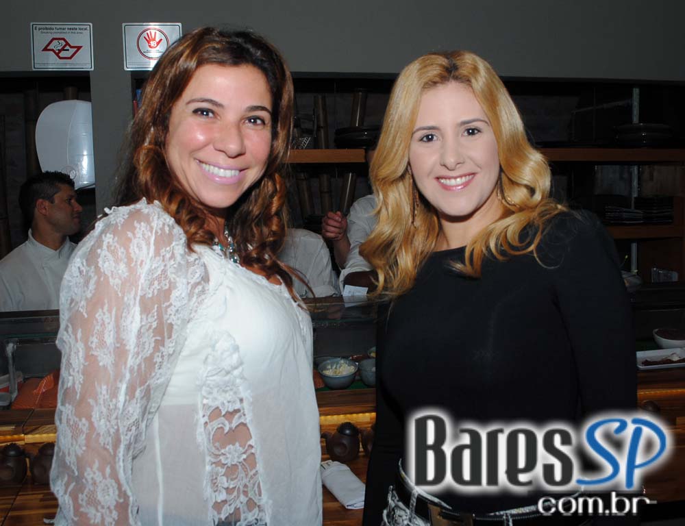 Restaurante Sushibol recebeu a festa Full Moon para celebrar a noite de quarta-feira Restaurante Sushibol recebeu a festa Full Moon para celebrar a noite de quarta-feira