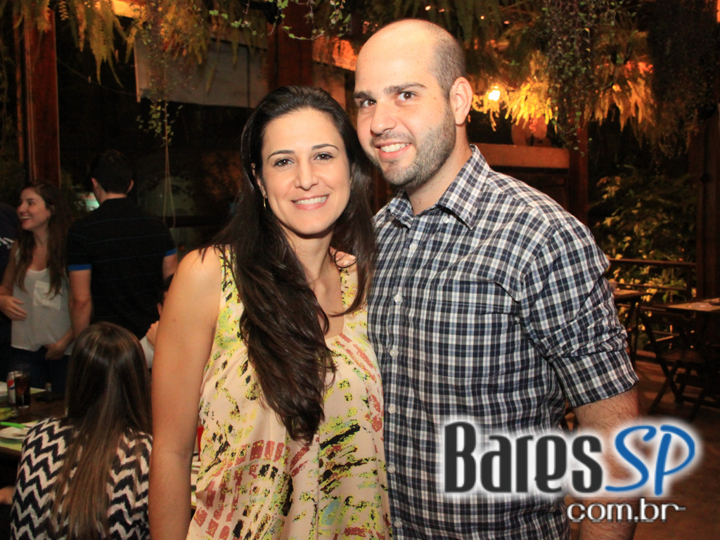 Quintal do Espeto da Lapa ofereceu MPB que animou o público Quintal do Espeto da Lapa ofereceu MPB que animou o público