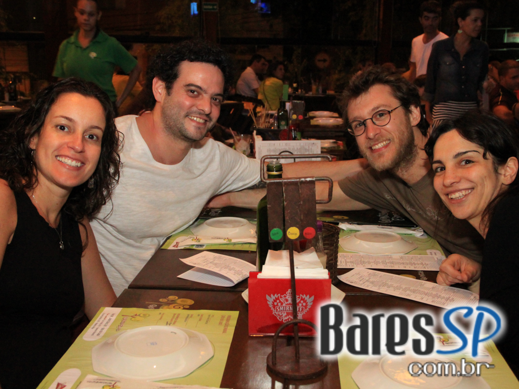 Quintal do Espeto da Lapa ofereceu MPB que animou o público Quintal do Espeto da Lapa ofereceu MPB que animou o público