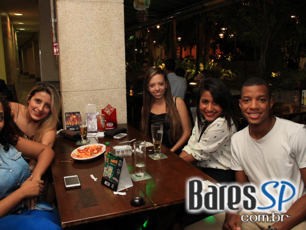 Páscoa do Devassa West Plaza com bombons de cerveja negra e muito drinks nesta quinta-feira Páscoa do Devassa West Plaza com bombons de cerveja negra e muito drinks nesta quinta-feira