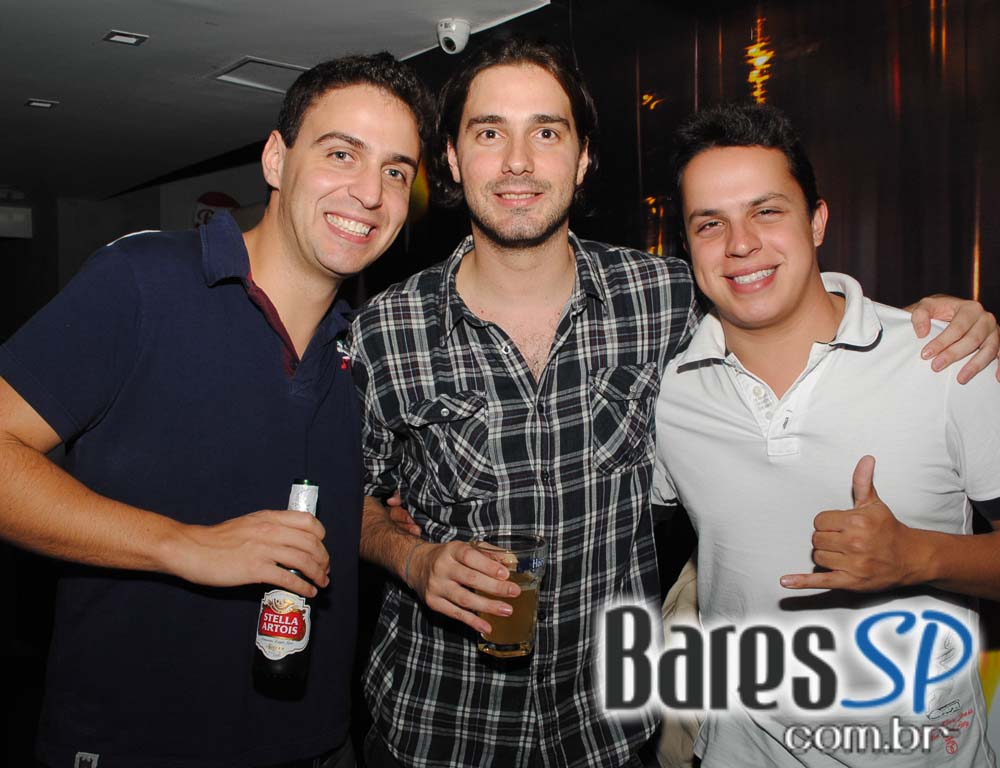 Projeto Friends Play Party com muita música na sexta-feira no Public Bar e After Bar Projeto Friends Play Party com muita música na sexta-feira no Public Bar e After Bar