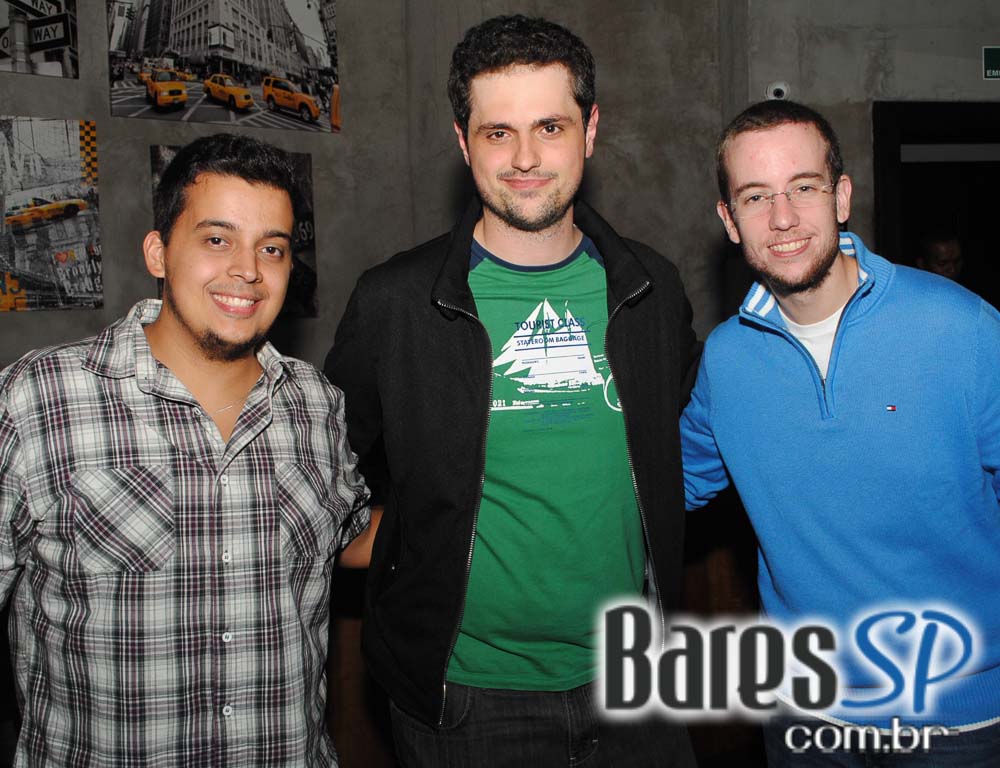 Projeto Friends Play Party com muita música na sexta-feira no Public Bar e After Bar Projeto Friends Play Party com muita música na sexta-feira no Public Bar e After Bar