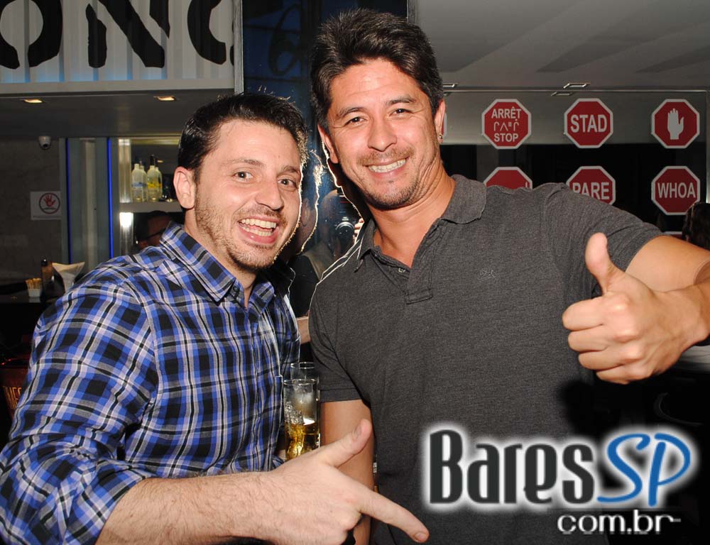 Projeto Friends Play Party com muita música na sexta-feira no Public Bar e After Bar Projeto Friends Play Party com muita música na sexta-feira no Public Bar e After Bar