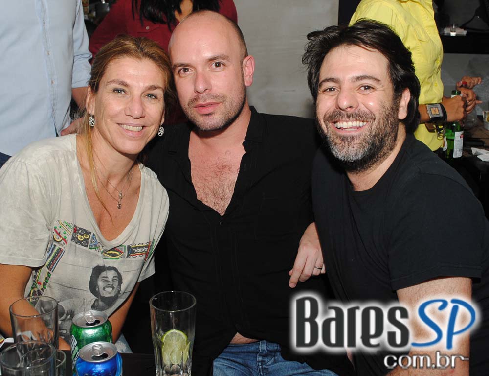 Projeto Friends Play Party com muita música na sexta-feira no Public Bar e After Bar Projeto Friends Play Party com muita música na sexta-feira no Public Bar e After Bar