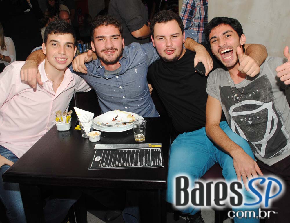 Projeto Friends Play Party com muita música na sexta-feira no Public Bar e After Bar Projeto Friends Play Party com muita música na sexta-feira no Public Bar e After Bar