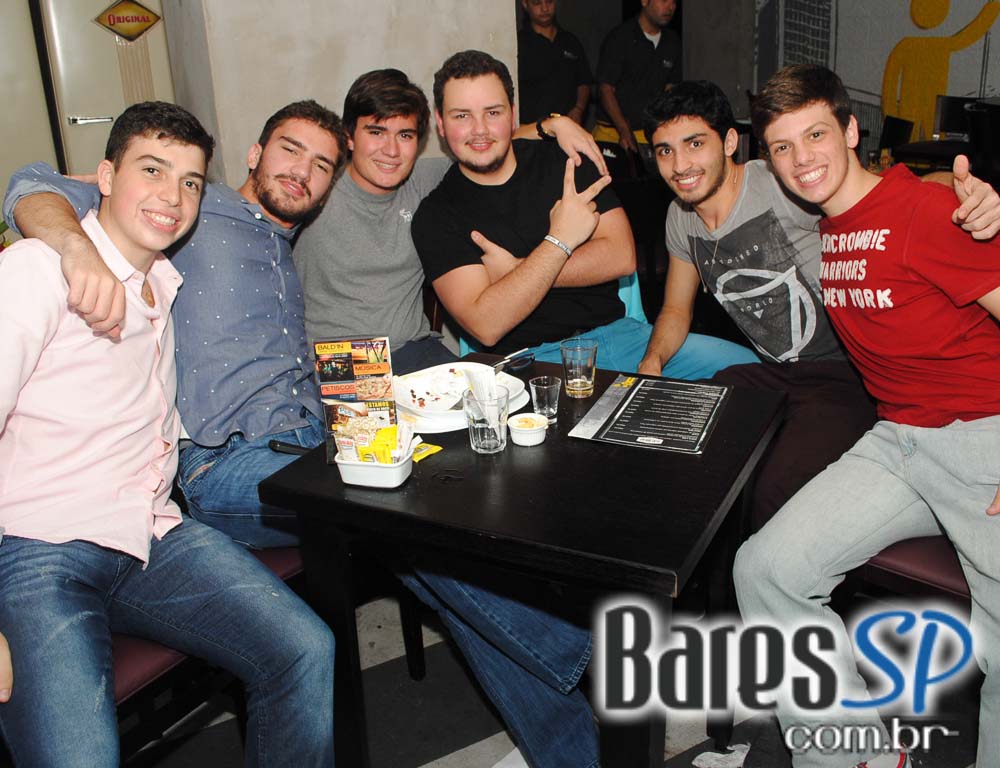 Projeto Friends Play Party com muita música na sexta-feira no Public Bar e After Bar Projeto Friends Play Party com muita música na sexta-feira no Public Bar e After Bar
