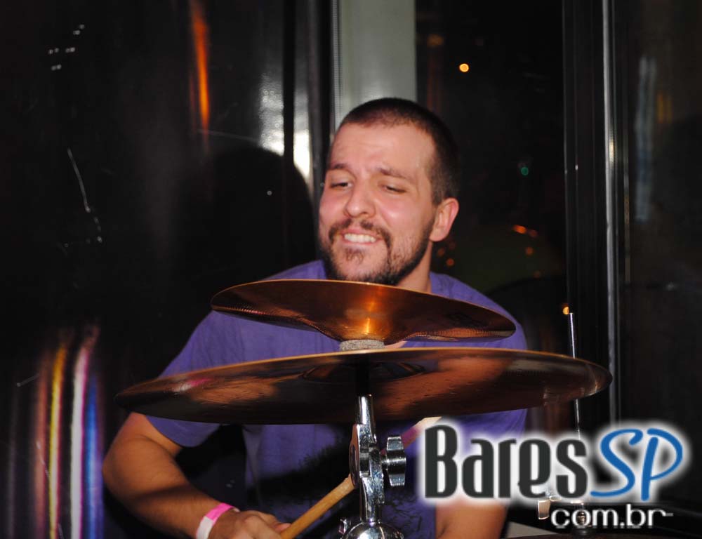 Projeto Friends Play Party com muita música na sexta-feira no Public Bar e After Bar Projeto Friends Play Party com muita música na sexta-feira no Public Bar e After Bar