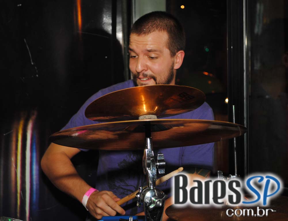 Projeto Friends Play Party com muita música na sexta-feira no Public Bar e After Bar Projeto Friends Play Party com muita música na sexta-feira no Public Bar e After Bar