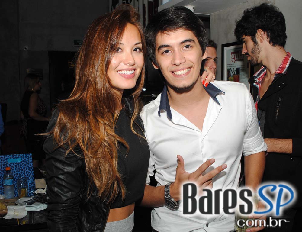 Projeto Friends Play Party com muita música na sexta-feira no Public Bar e After Bar Projeto Friends Play Party com muita música na sexta-feira no Public Bar e After Bar