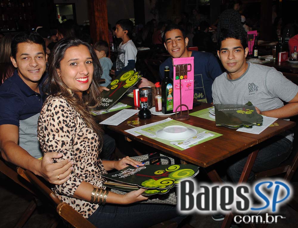 Quintal do Espeto Lapa recebeu o projeto Samba de Raíz Quintal do Espeto Lapa recebeu o projeto Samba de Raíz