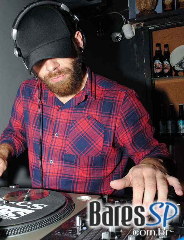 Festa Beats & Pieces com Hero Magal e KL Jay no Nola Bar Festa Beats & Pieces com Hero Magal e KL Jay no Nola Bar