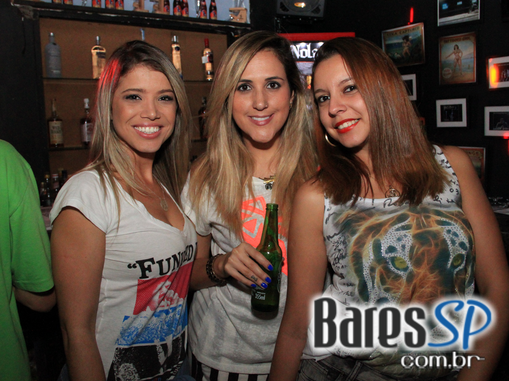 DJ Nuts tocou na noite de quarta-feira no Nola Bar DJ Nuts tocou na noite de quarta-feira no Nola Bar